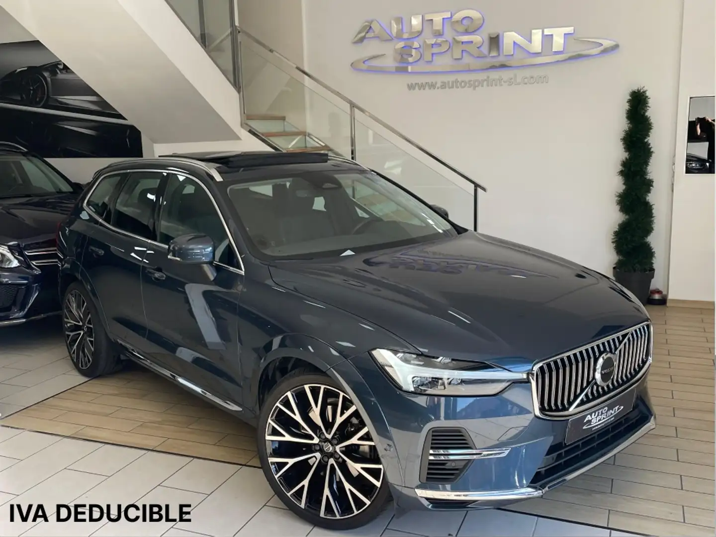 Volvo XC60 T6 Recharge Ultimate Bright Azul - 1