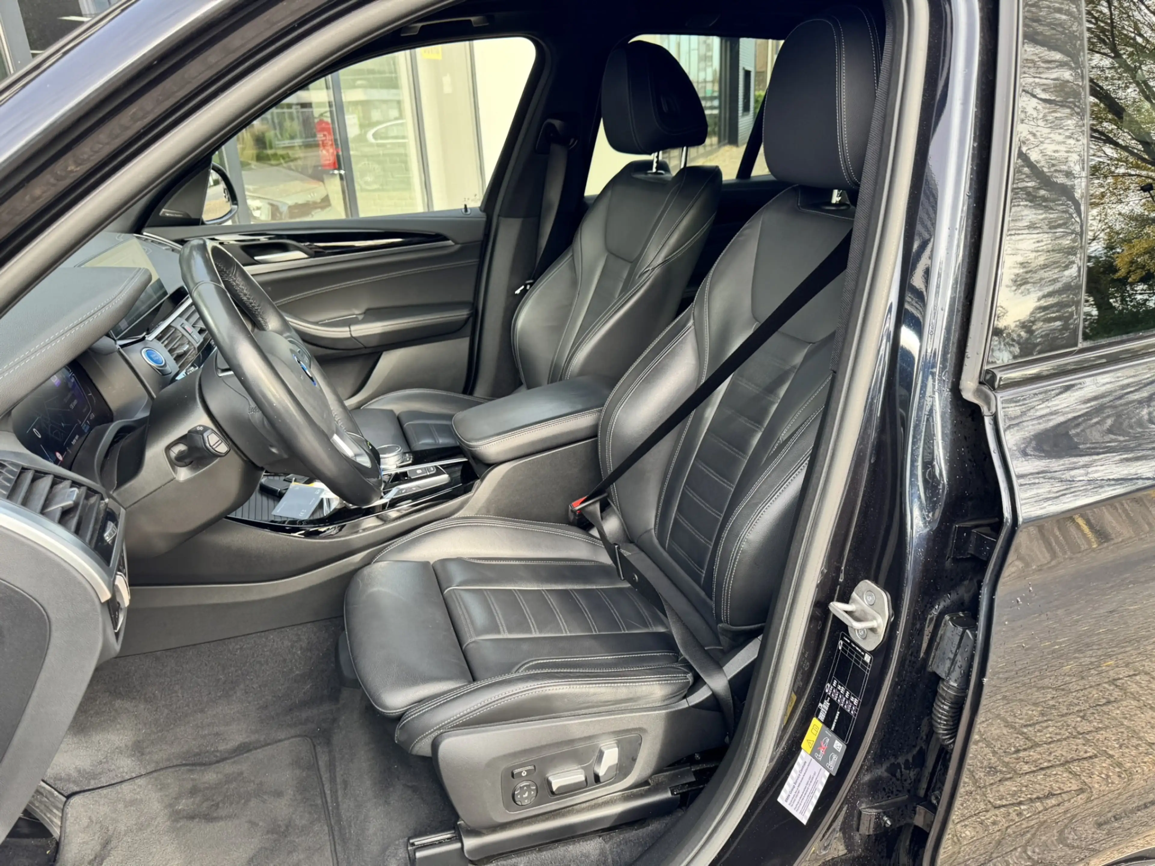 BMW iX3 High Executive 80 kWh*Navigatie*LEDER*98SOH* — photo 6