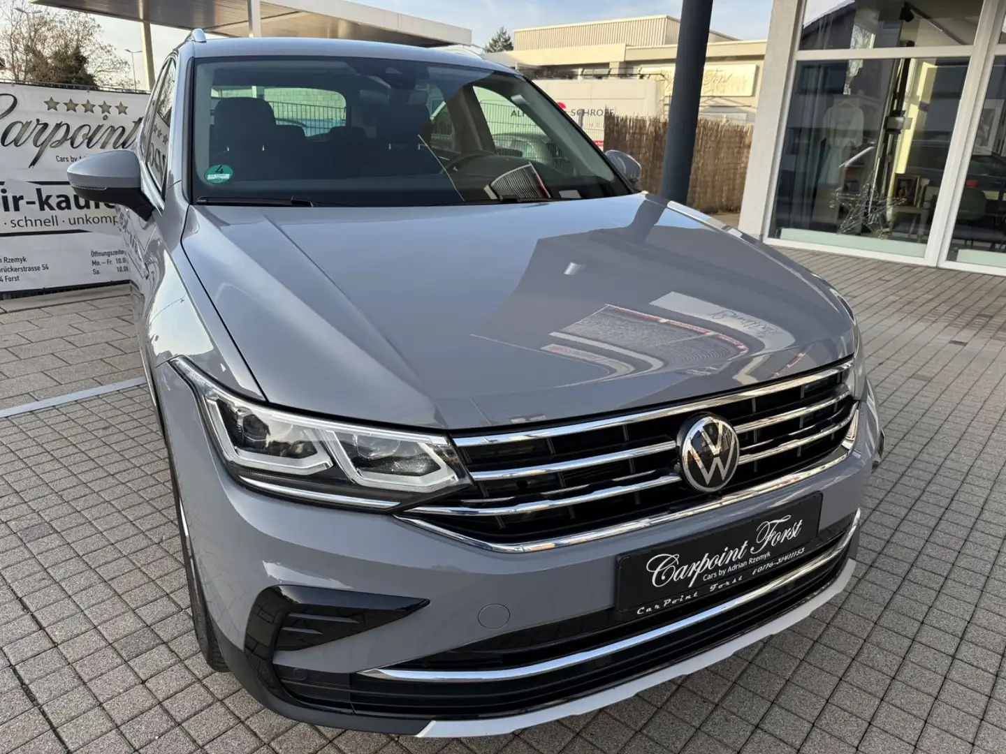Volkswagen Tiguan Elegance 4Motion, Virtual, DSG,AHK, uvm. Grau - 2