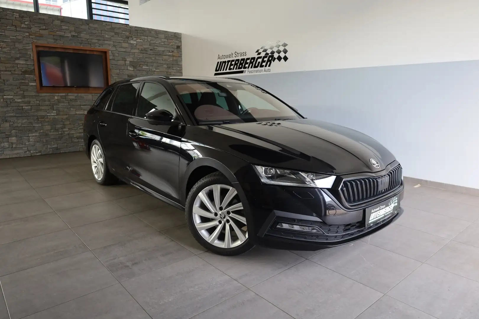 Skoda Octavia Combi 1.5 TSI Style Sportpaket DAB Schwarz - 1