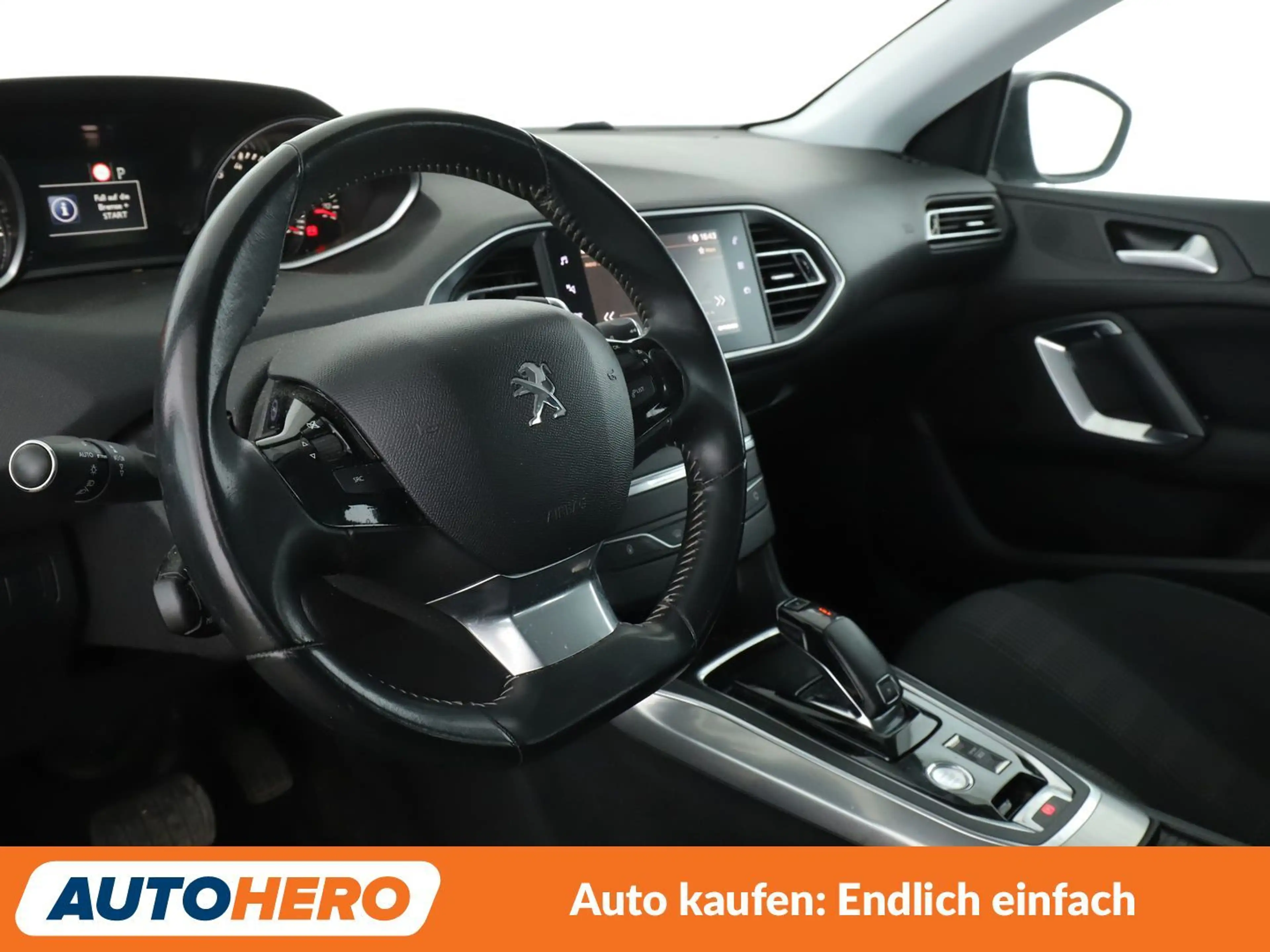 Peugeot 308 1.2 e-THP Allure — photo 11