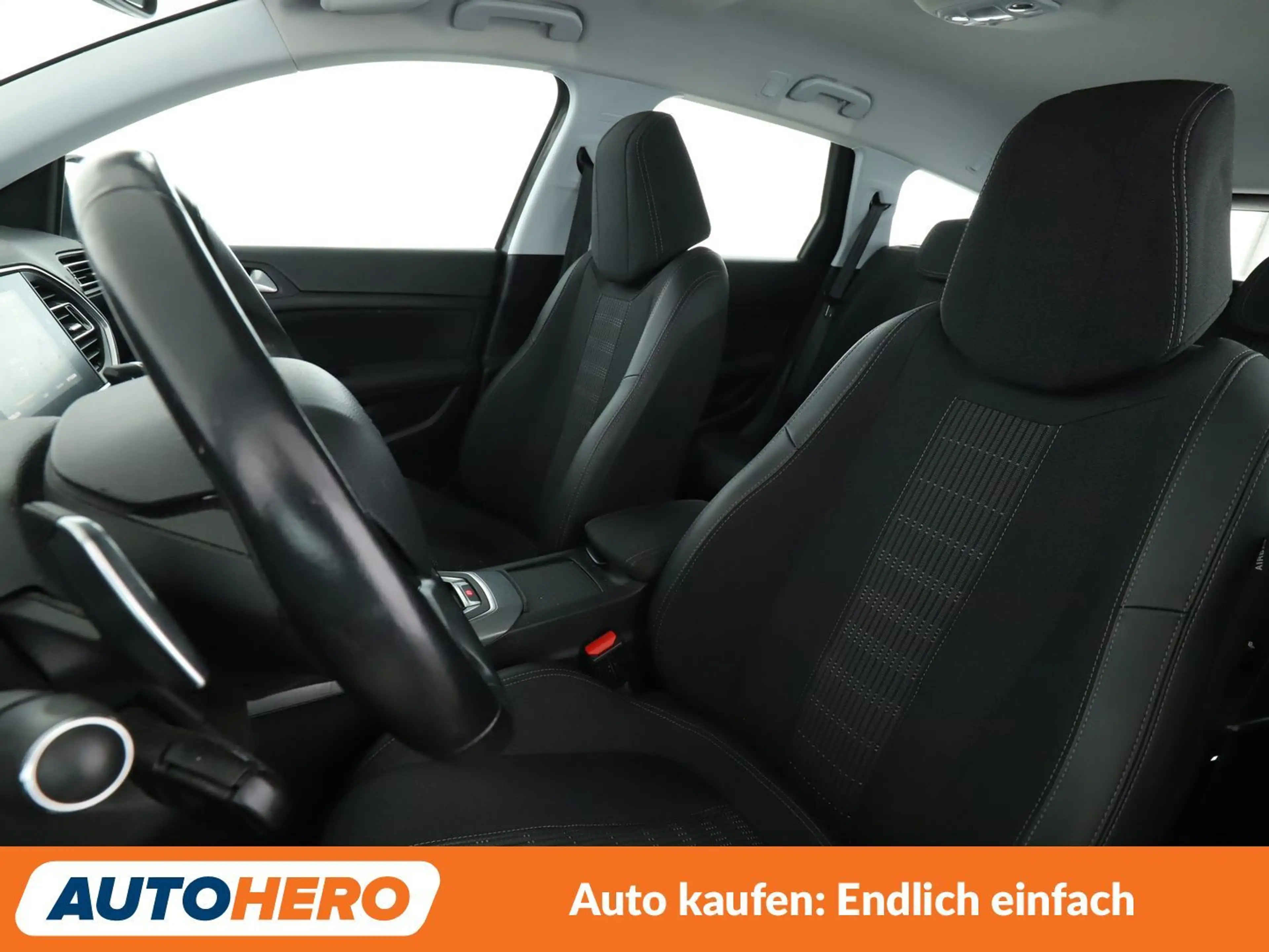 Peugeot 308 1.2 e-THP Allure — photo 10