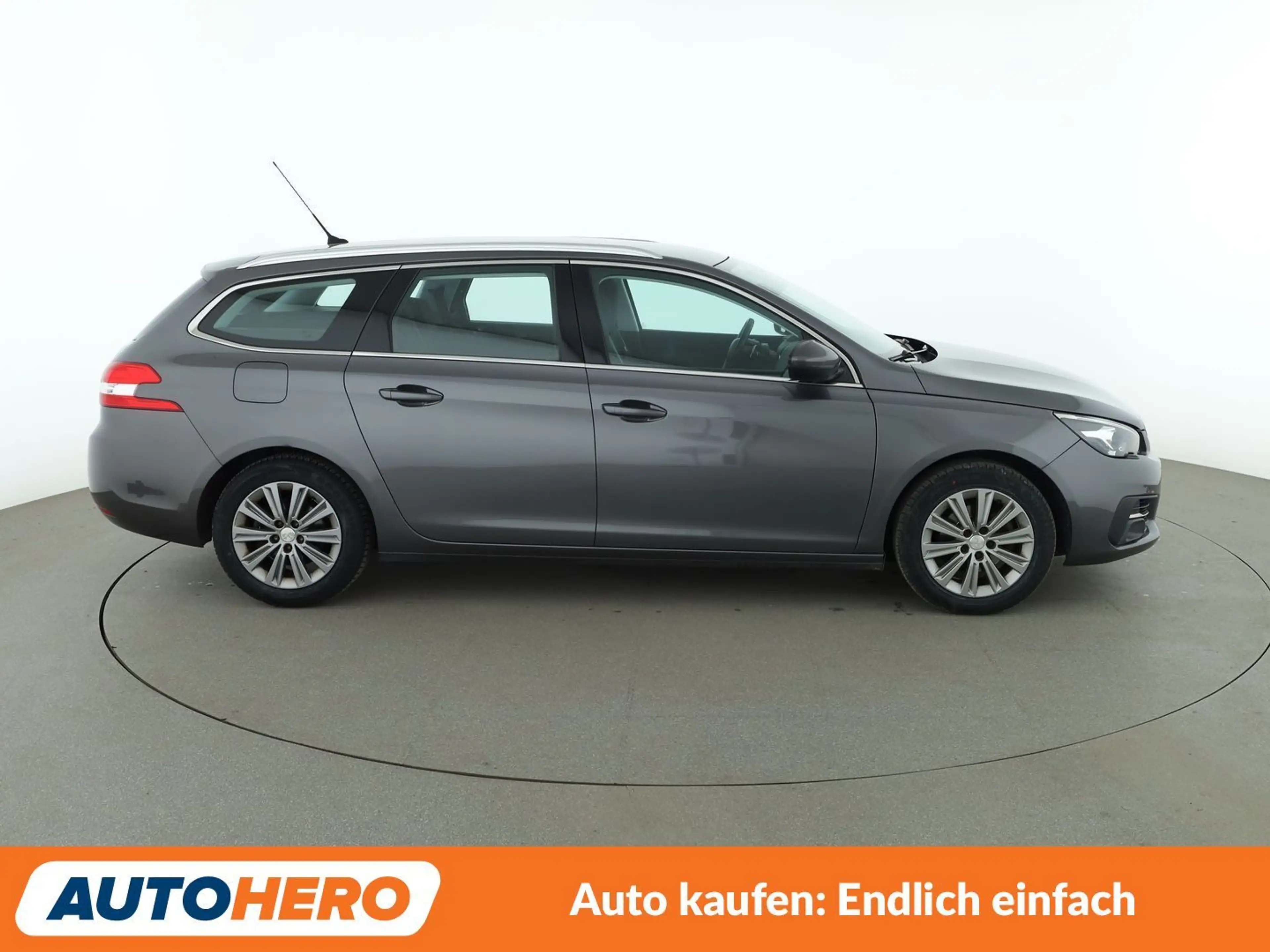 Peugeot 308 1.2 e-THP Allure — photo 7