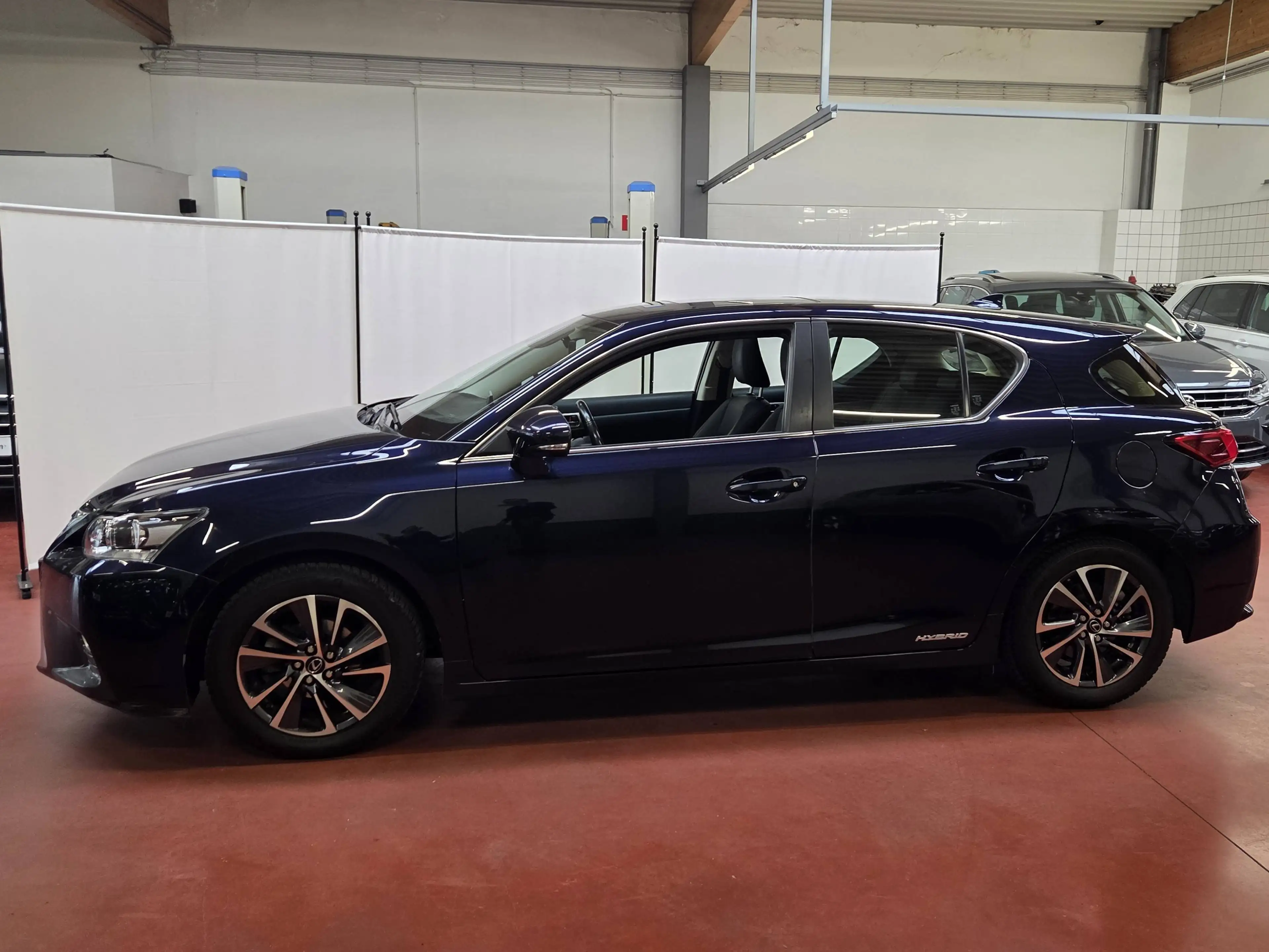 Lexus CT 200h HYBRIDE + TOIT OUVRANT + CUIR chauffant + Garantie — photo 6
