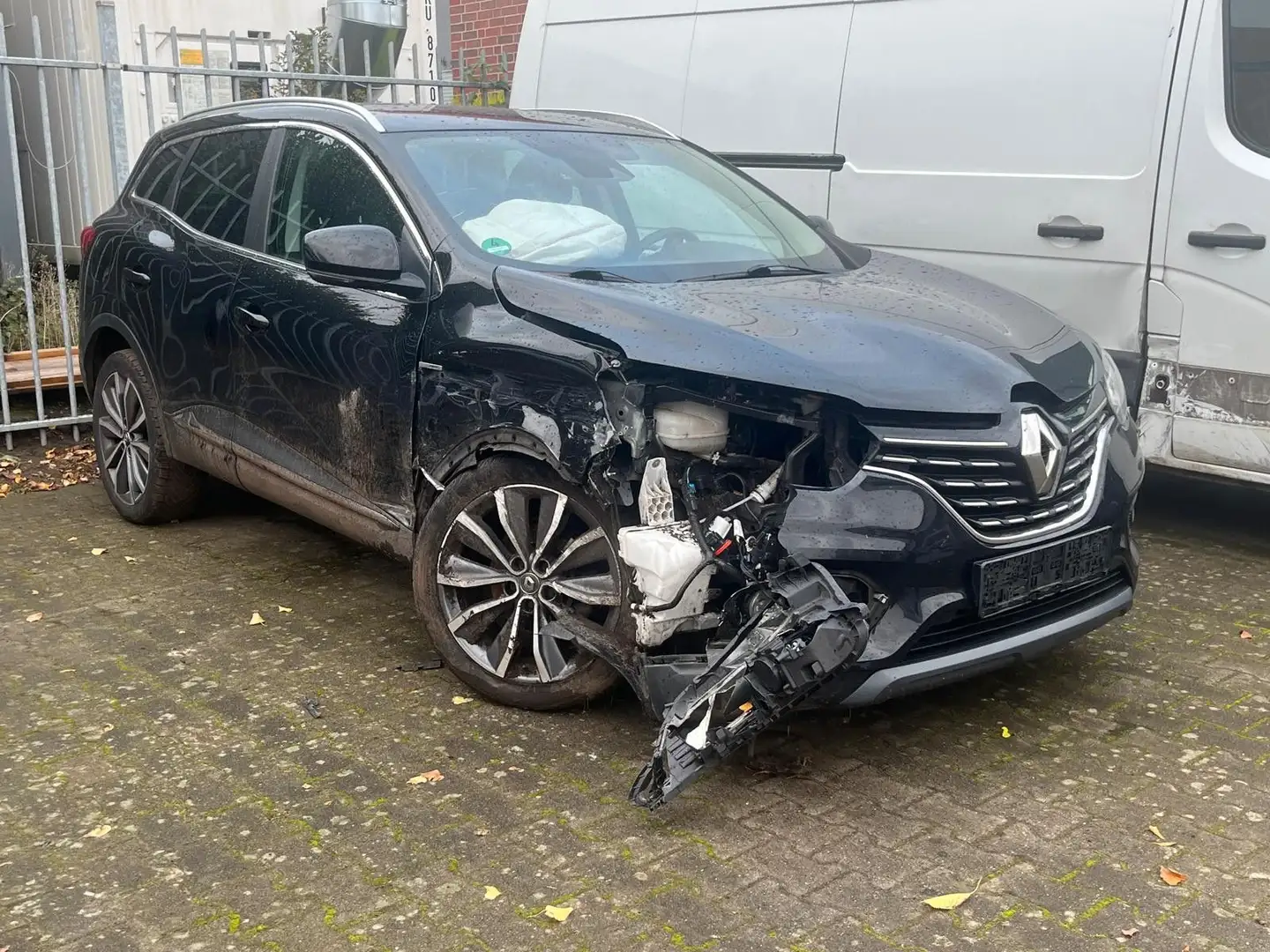 Renault Kadjar Bose Edition TCe 140 GPF Schwarz - 2