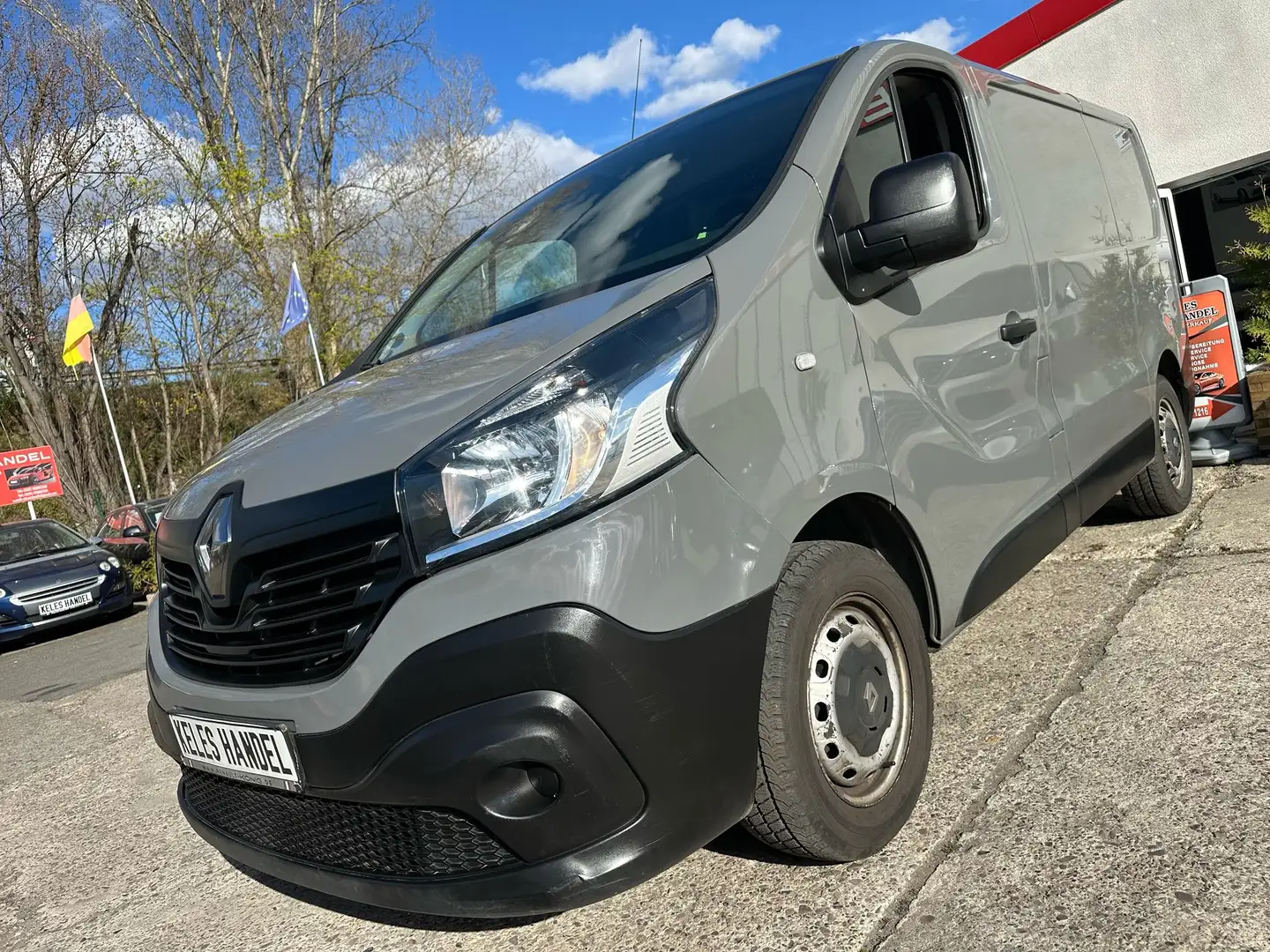 Renault Trafic Kastenwagen- Transporter Grau - 2