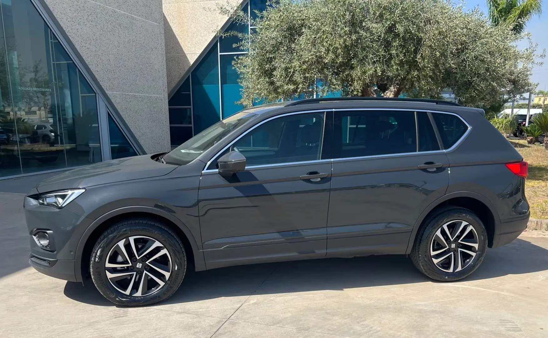SEAT Tarraco 2.0 tdi Business possibilità noleggio noscoring Gri - 2