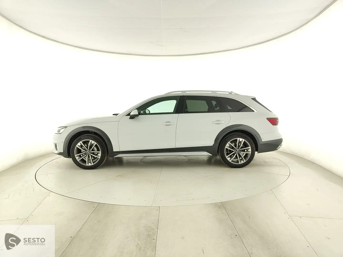 Audi A4 allroad A4 V 2019 Allroad Quattro 40 2.0 tdi mhev Identit Bianco - 2