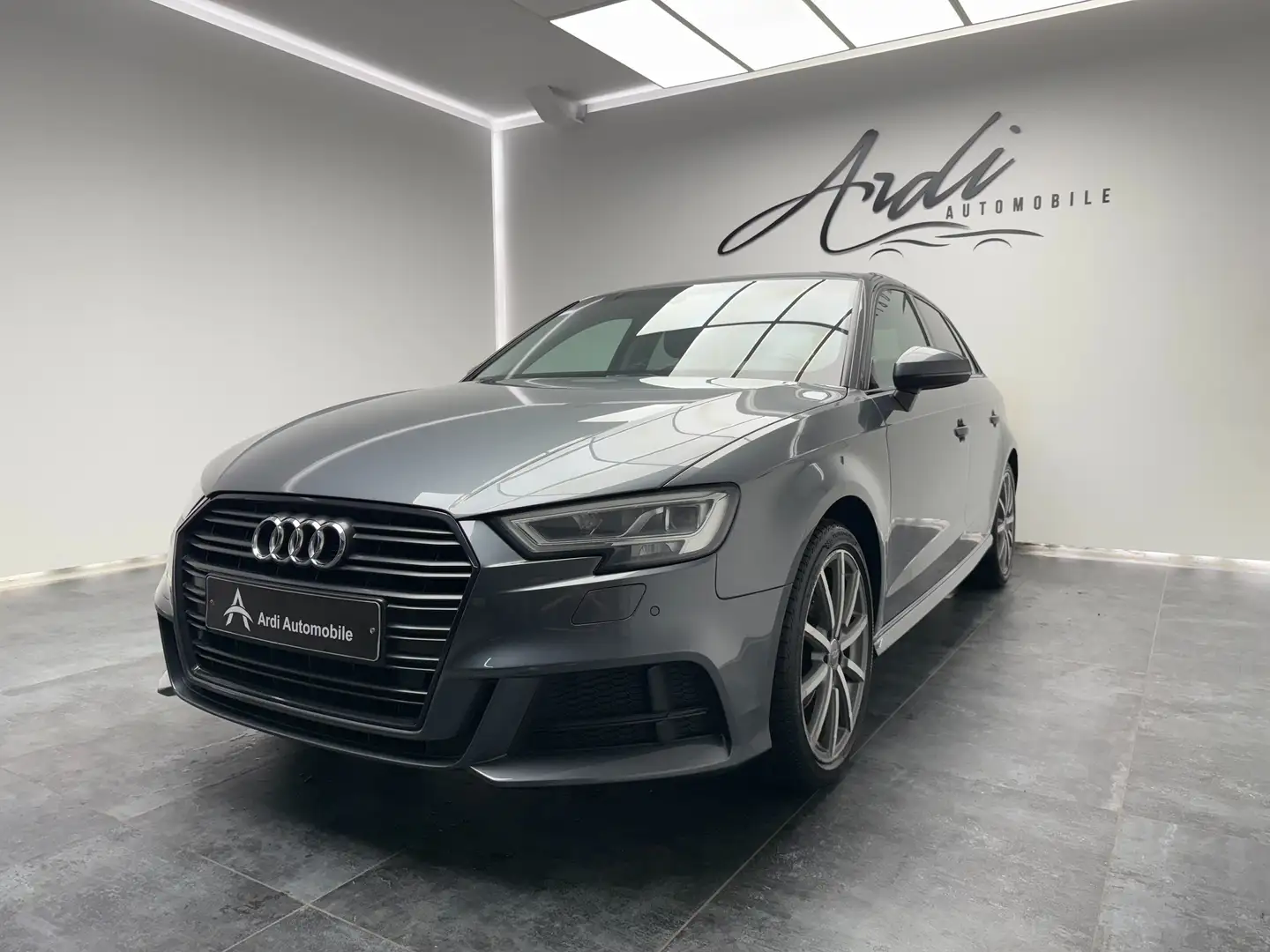 Audi A3 A3 Sportback TFSI*S LINE*LED*1ER PROP*GARANTIE* Gris - 1