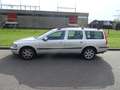 Volvo V70 2.4 T Comfort Line Grijs - thumbnail 2