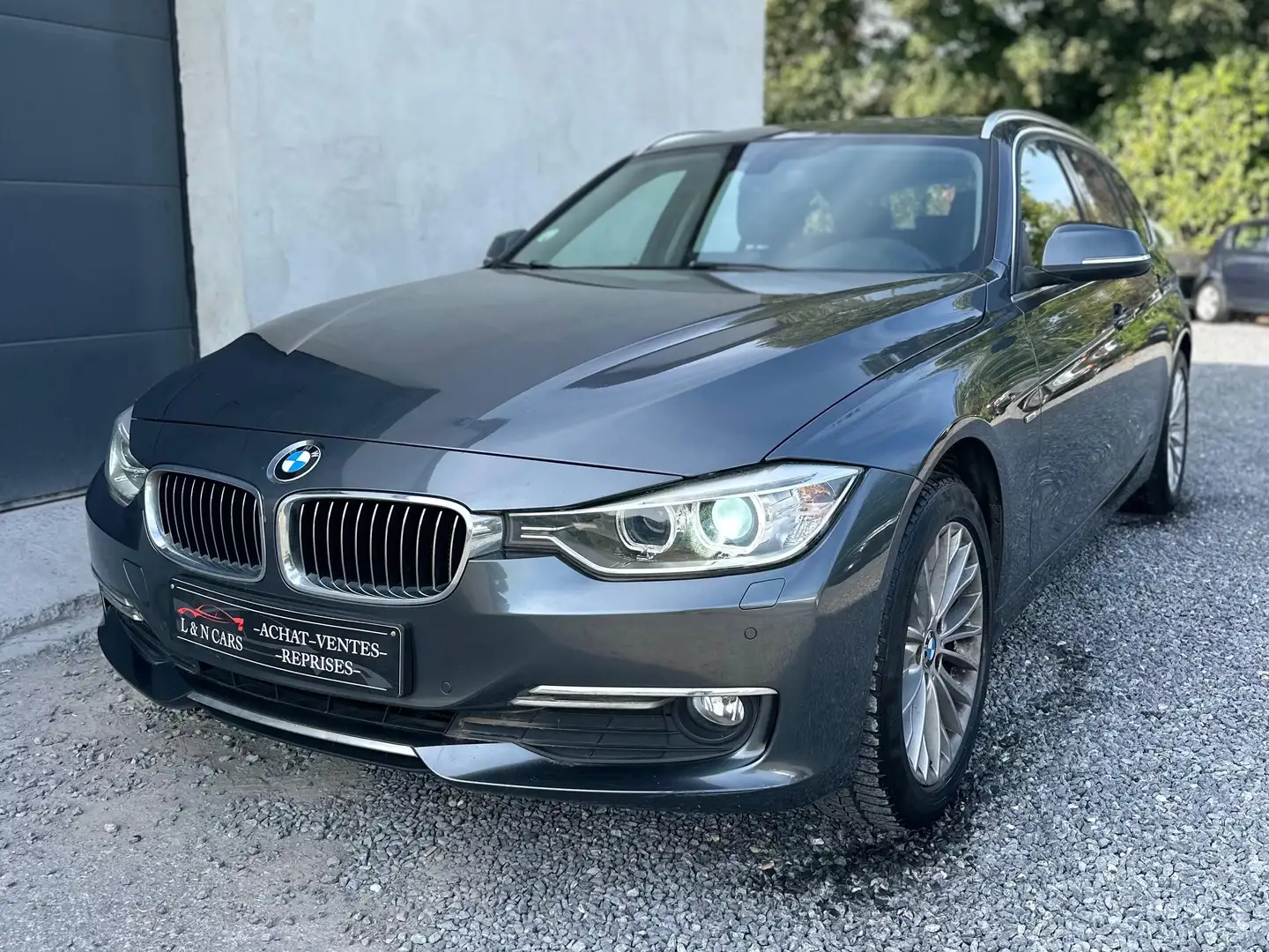 BMW 320 Touring 320 d X drive LUXURY Gris - 1