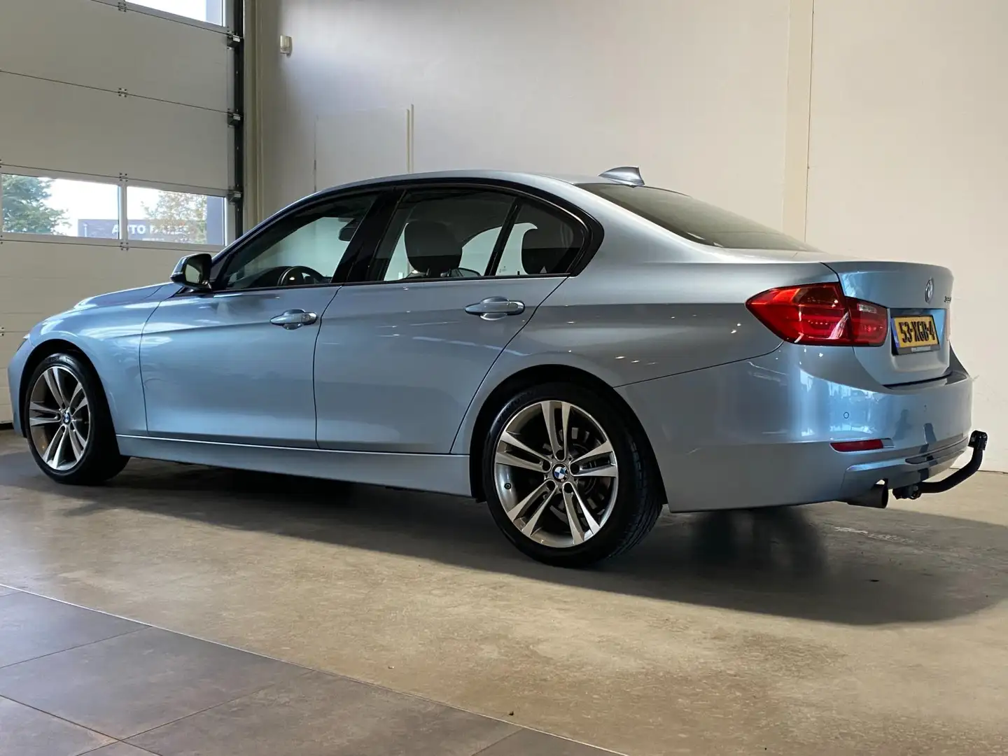 BMW 320 3-serie 320i Automaat Executive Blauw - 2