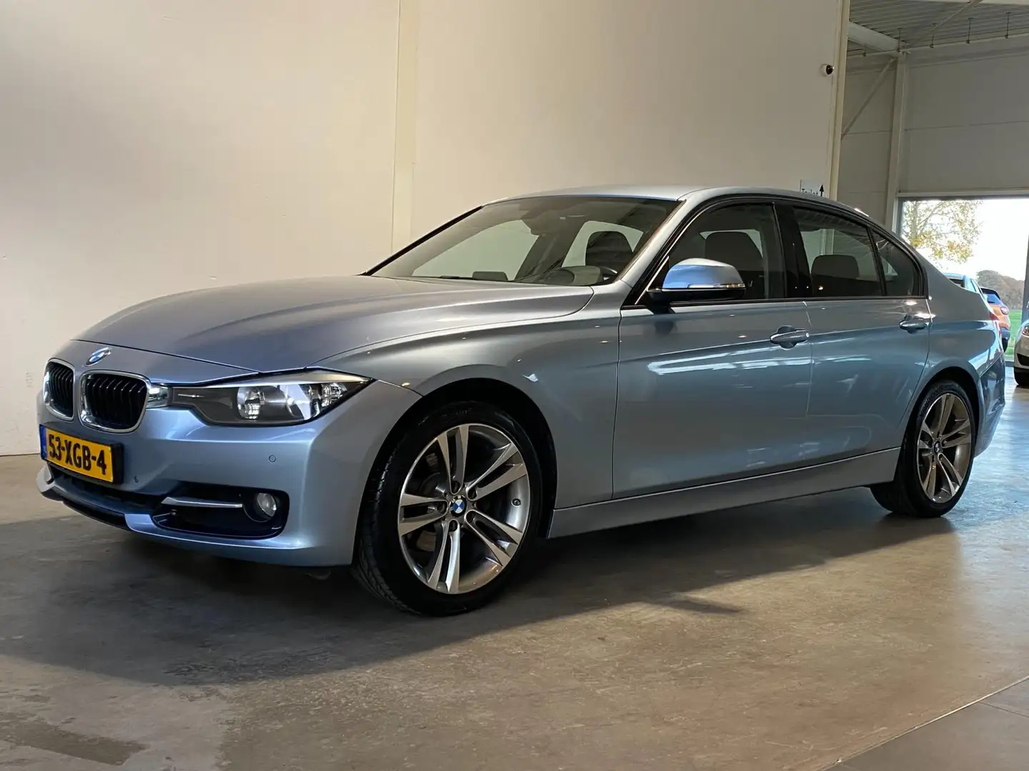 BMW 320 3-serie 320i Automaat Executive Blauw - 1