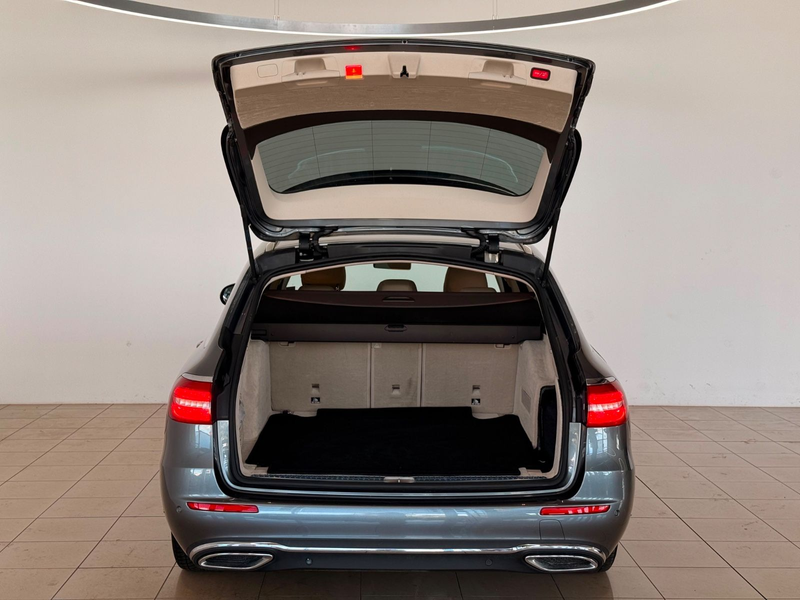 Mercedes-Benz E 400 T-Modell d 4Matic PANO ACC 360 Burmester V — photo 11