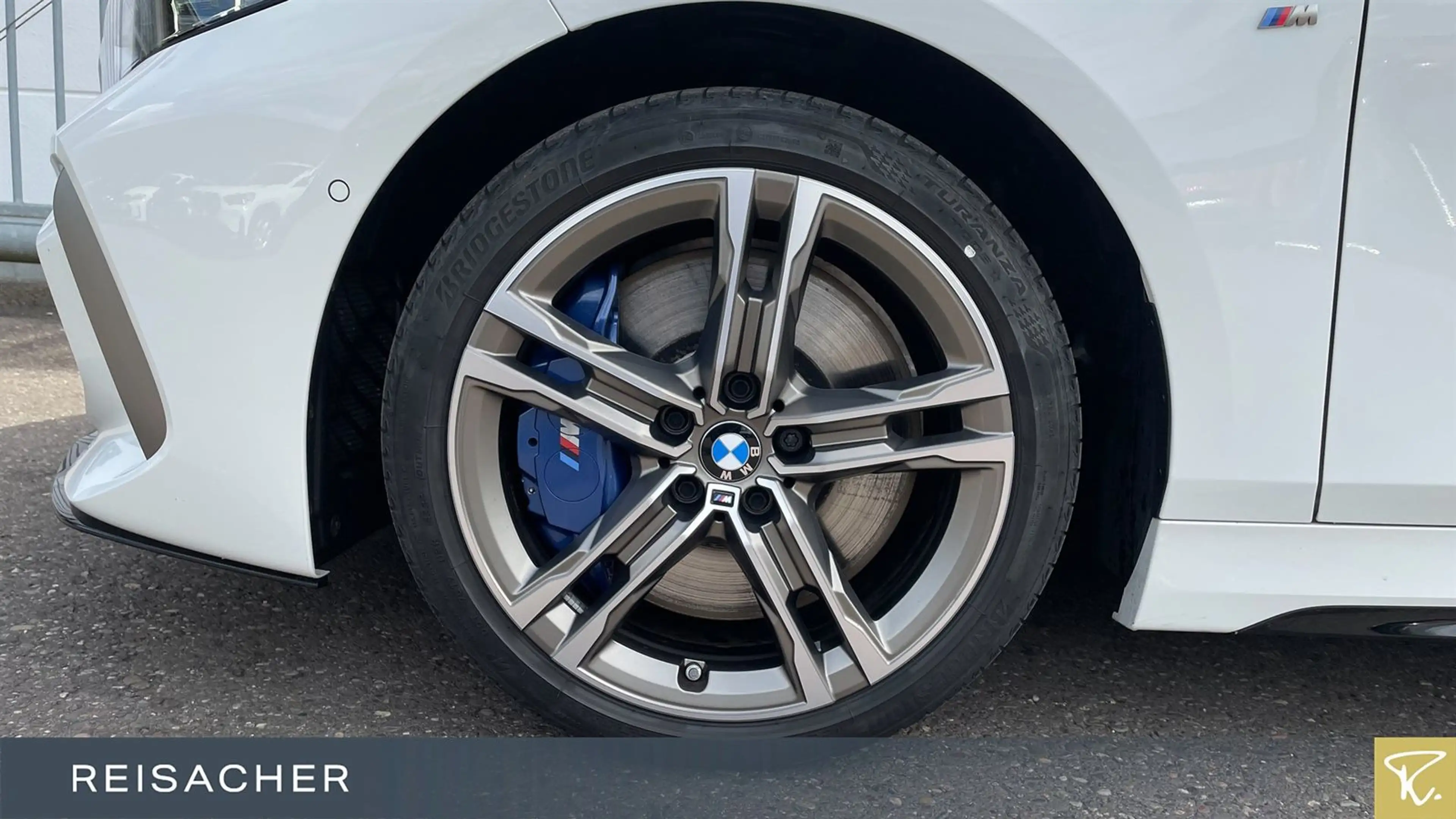 BMW 135 i xDrive ParkAss,RFK,adLed,HiFi,LiCoPr,18"LM — photo 3