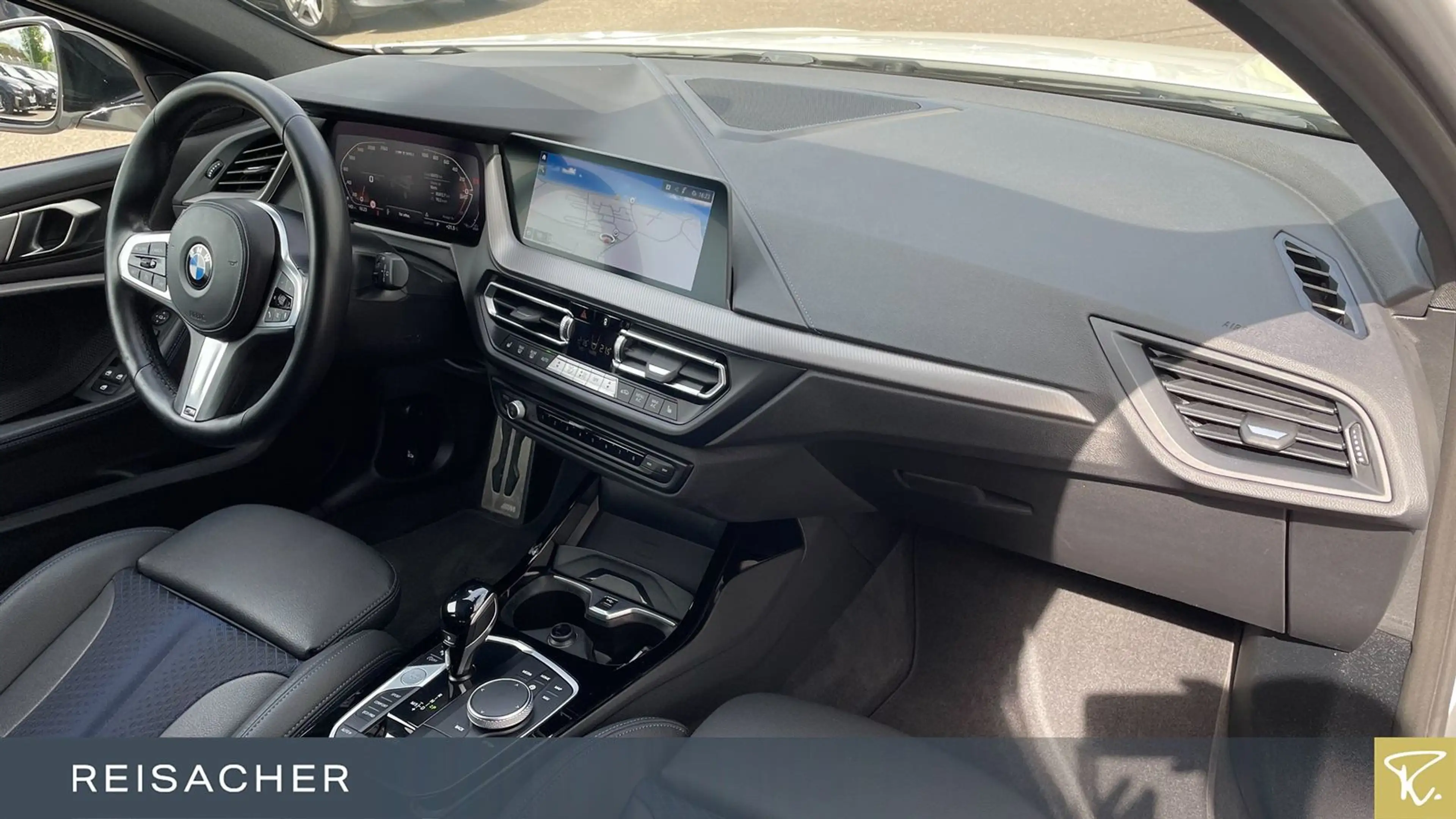BMW 135 i xDrive ParkAss,RFK,adLed,HiFi,LiCoPr,18"LM — photo 13