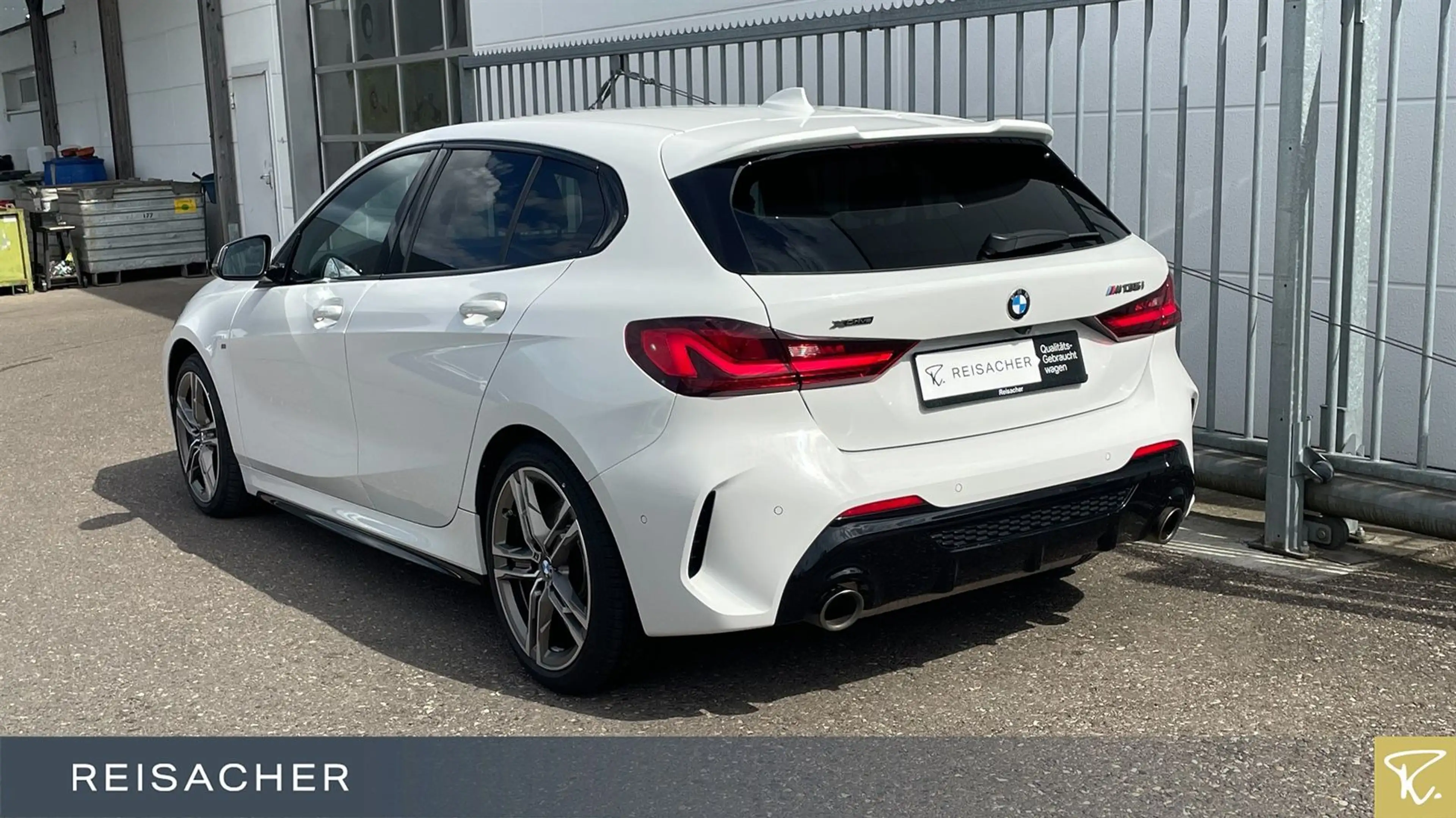 BMW 135 i xDrive ParkAss,RFK,adLed,HiFi,LiCoPr,18"LM — photo 2