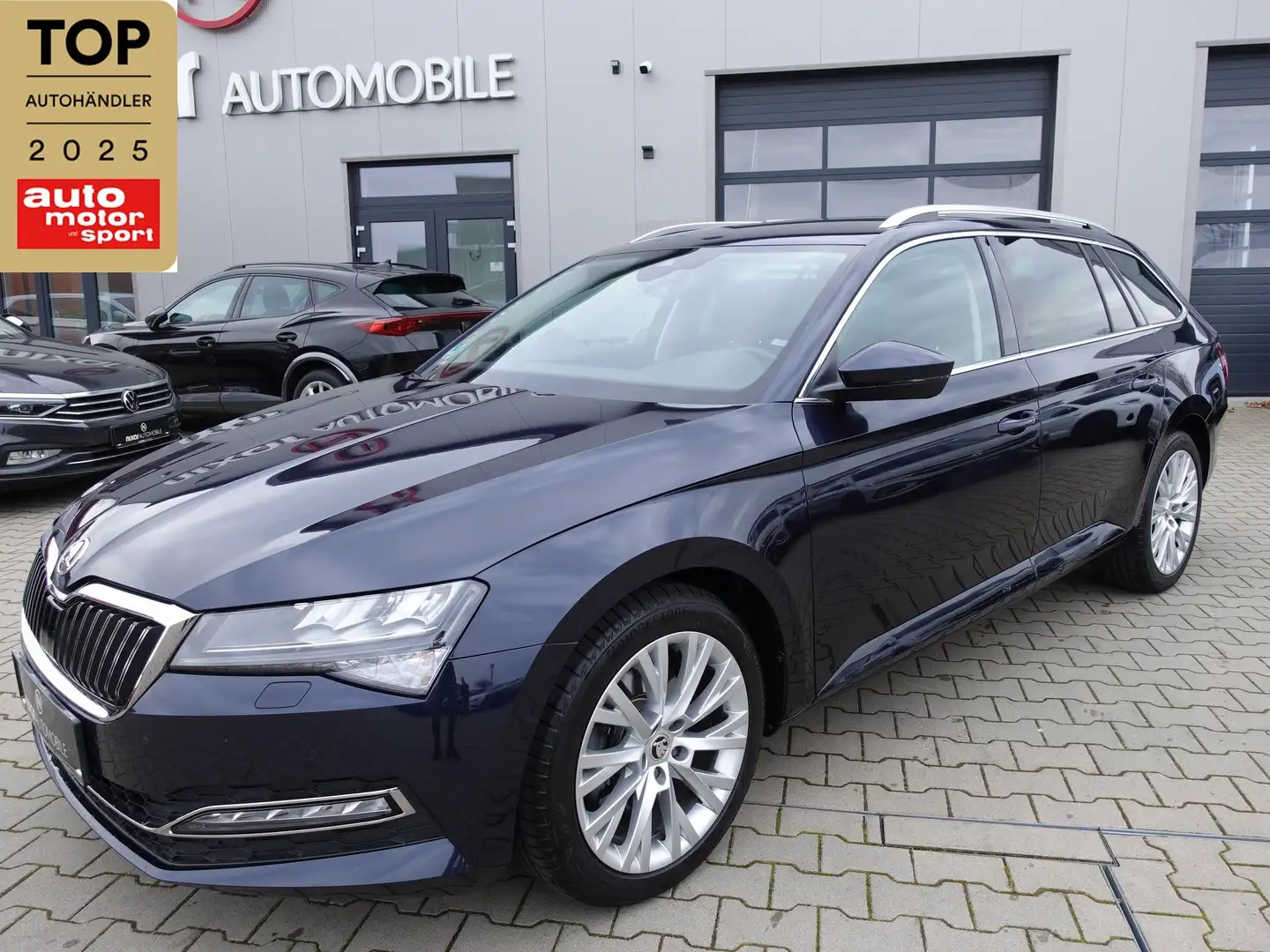 Skoda Superb 2,0 TDI Combi Style DSG/AHK/DigiTacho/Memory Bleu - 1