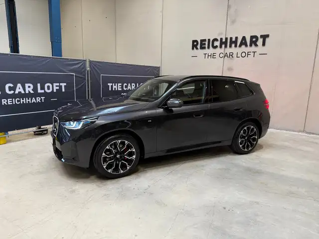 BMW X3 view 3
