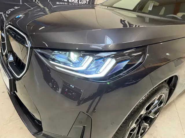 BMW X3 view 5