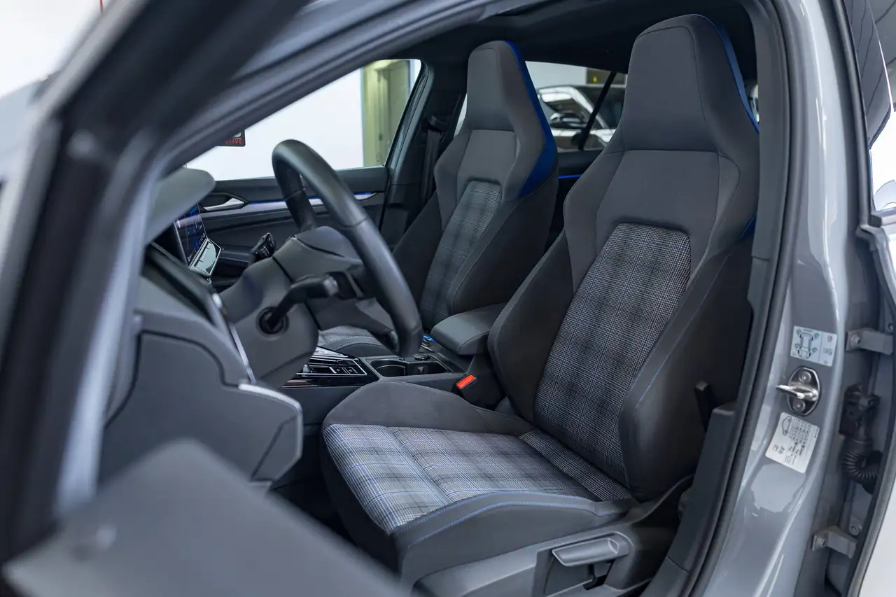 Volkswagen Golf PHEV 360° HEAD-UP PANO IQ-LIGHTS ACC LA HEATED-SEATS AMBIENTLIGHT, миниатюра 22