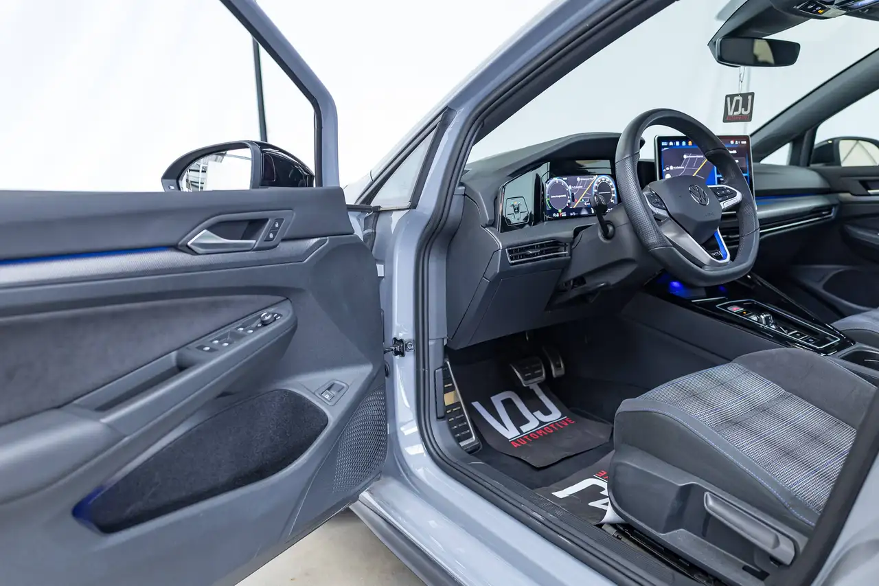 Volkswagen Golf PHEV 360° HEAD-UP PANO IQ-LIGHTS ACC LA HEATED-SEATS AMBIENTLIGHT, миниатюра 20