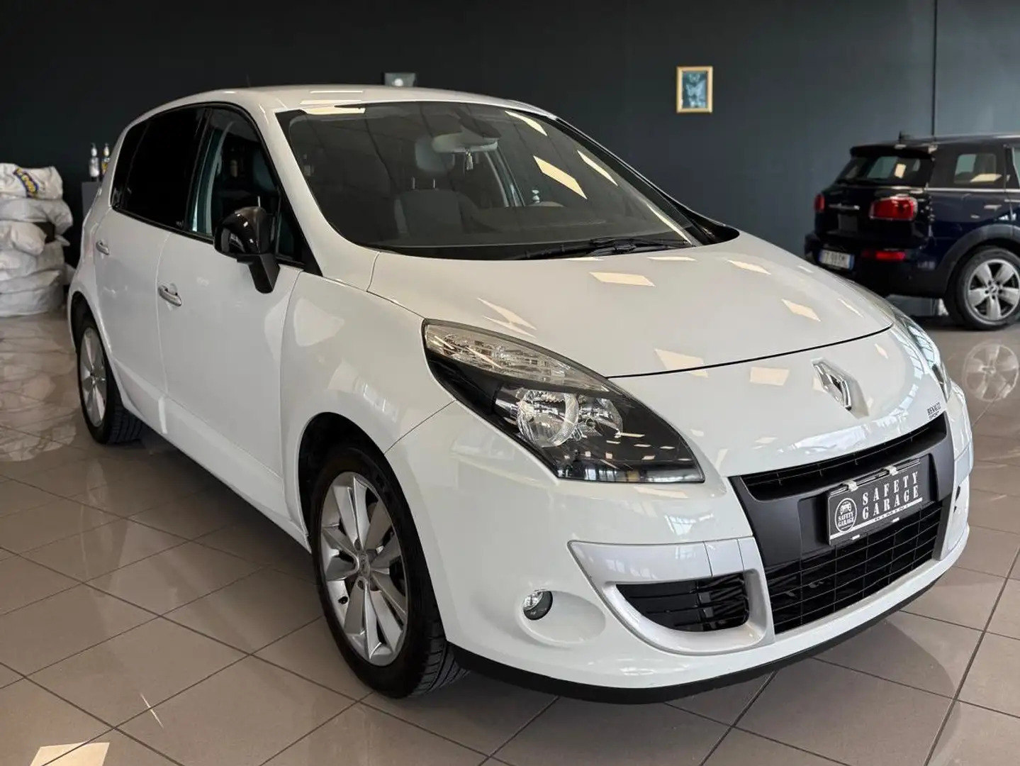 Renault Scenic Scenic X-Mod 1.6 dci Dynamique 130cv Blanc - 1
