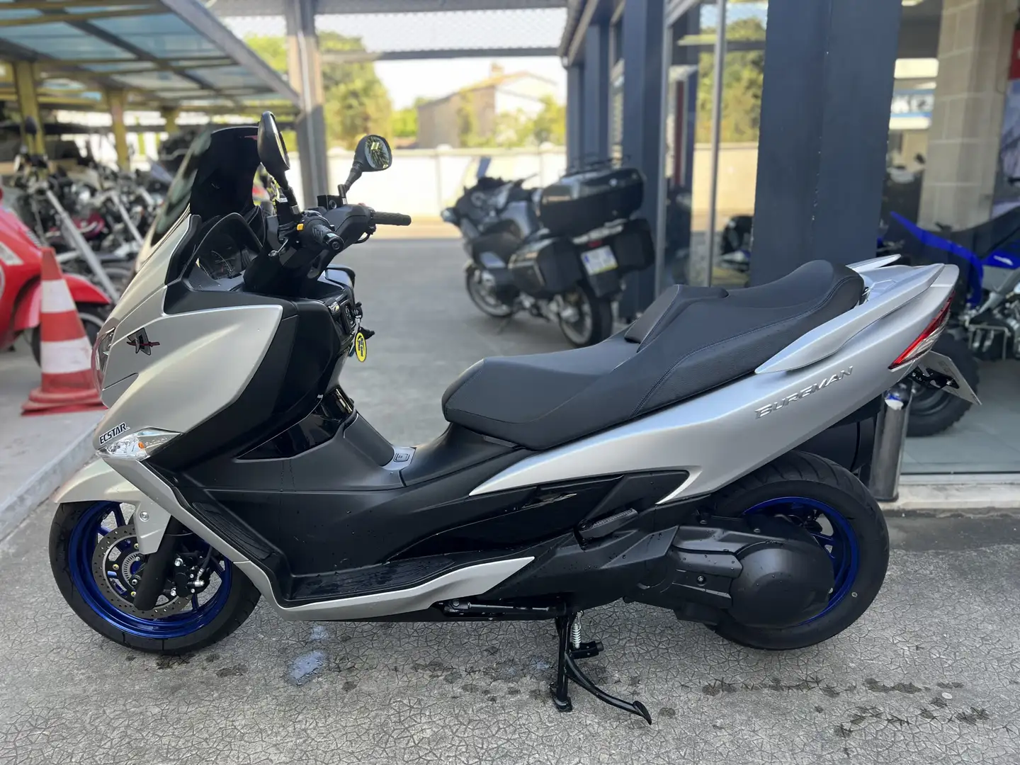Suzuki Burgman 400 Gris - 2