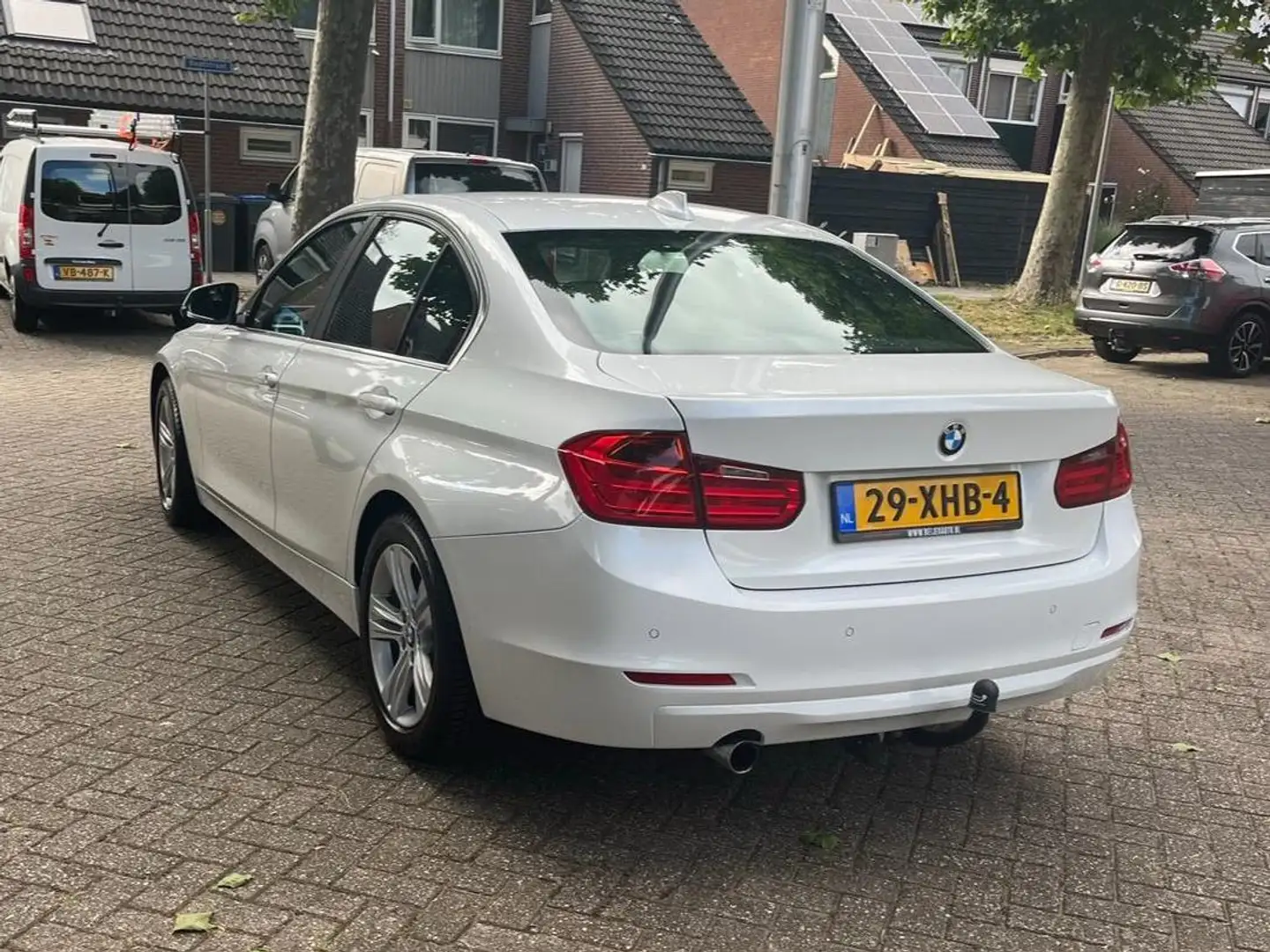 BMW 320 330 320i High Executive Wit - 2