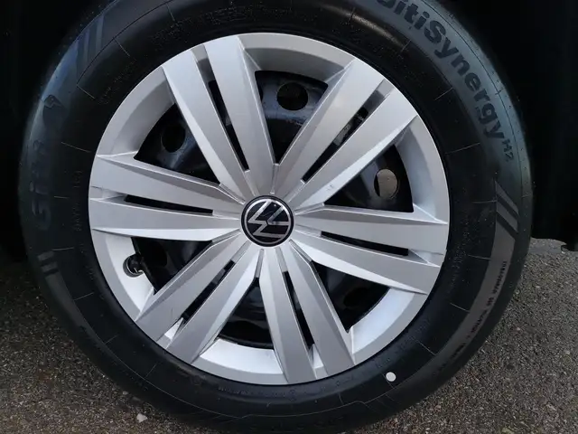Volkswagen Caddy view 3