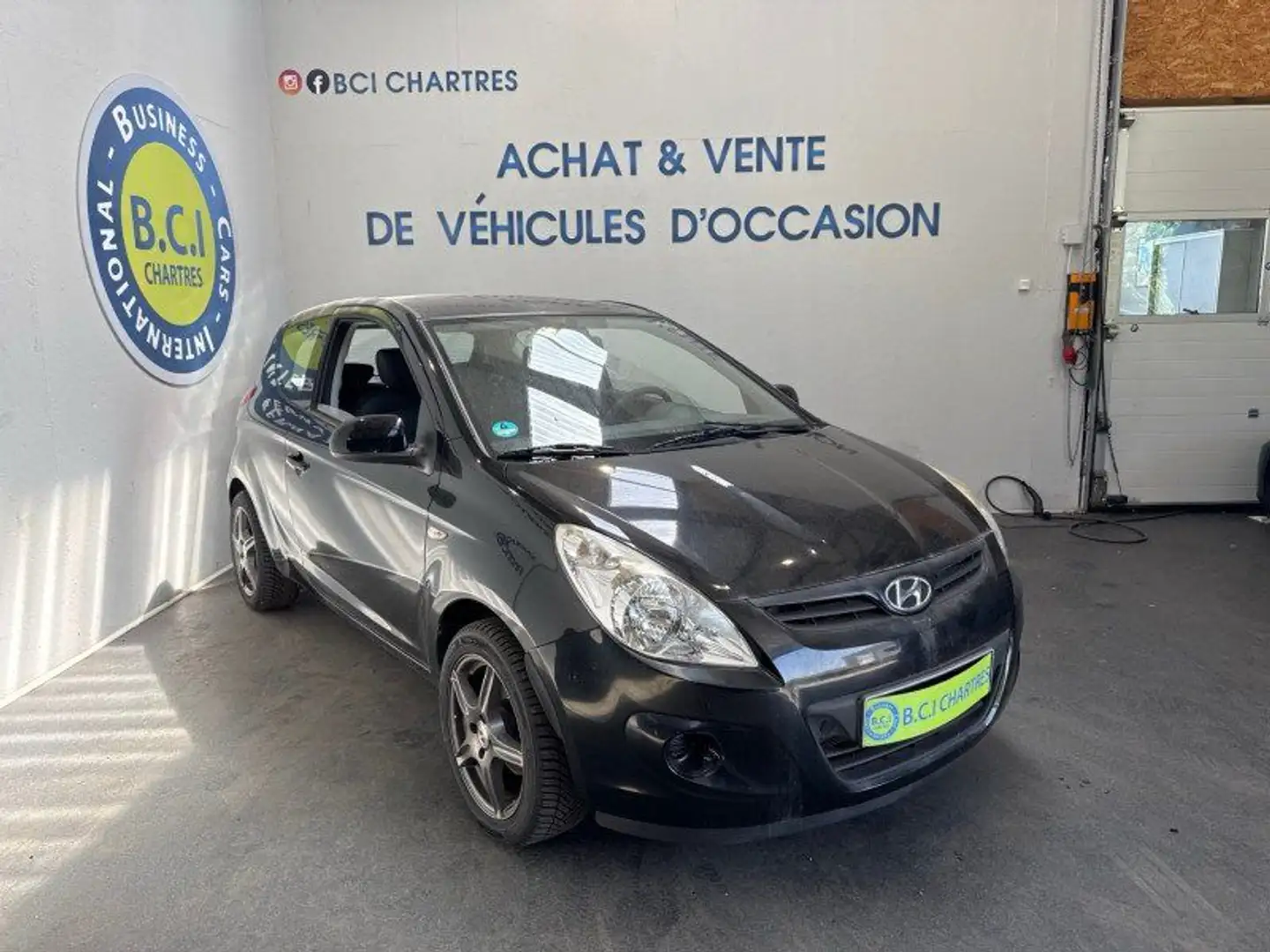 Hyundai i20 1.2 PACK EVIDENCE Noir - 2