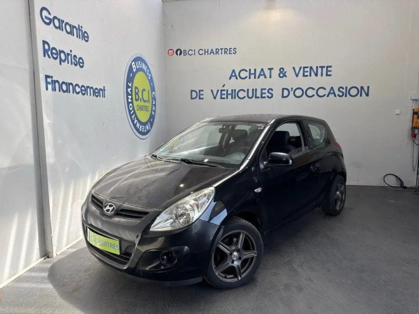 Hyundai i20 1.2 PACK EVIDENCE Noir - 1