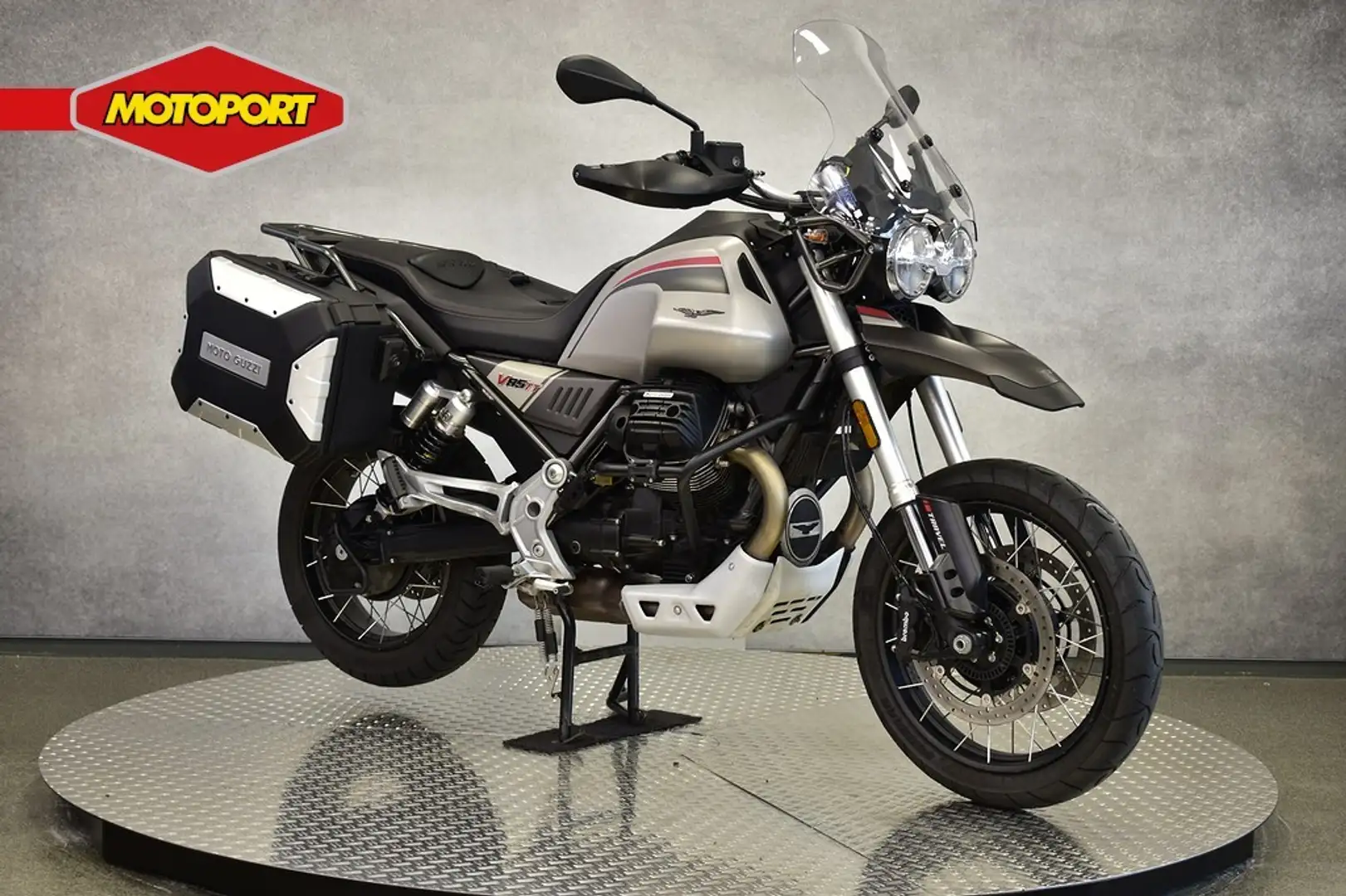 Moto Guzzi V 85 TT Travel Zilver - 2