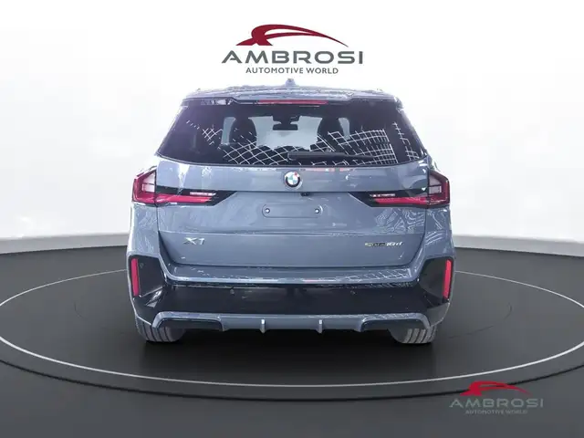 BMW X1 view 8