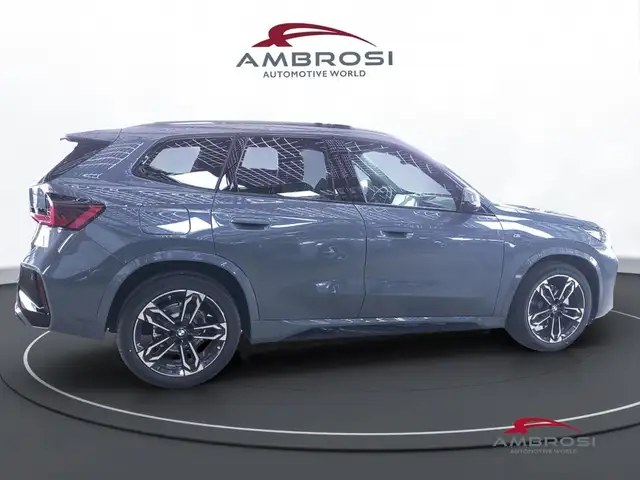 BMW X1 view 5