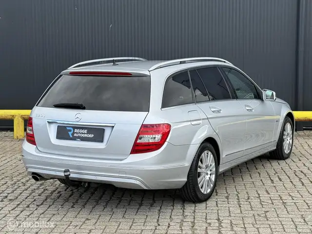 Mercedes-Benz C-Class view 3
