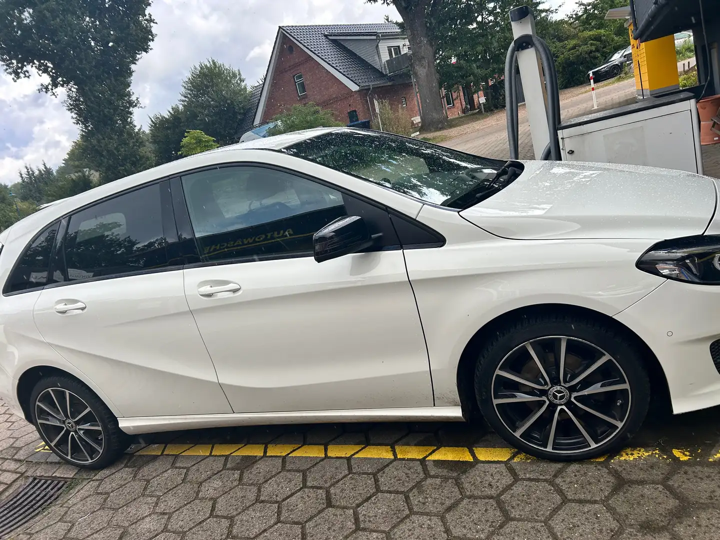 Mercedes-Benz B 200 B 200 (CDI) d 4Matic 7G-DCTUrban Weiß - 1