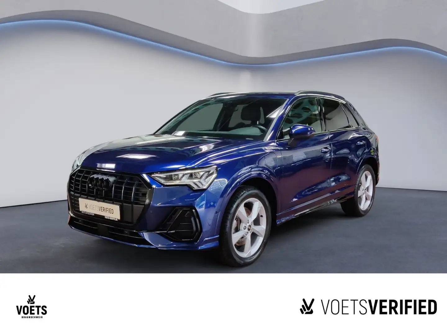 Audi Q3 S-line 45 TFSIe S-tronic MATRIX-LED+SHZ+PDC Blau - 1