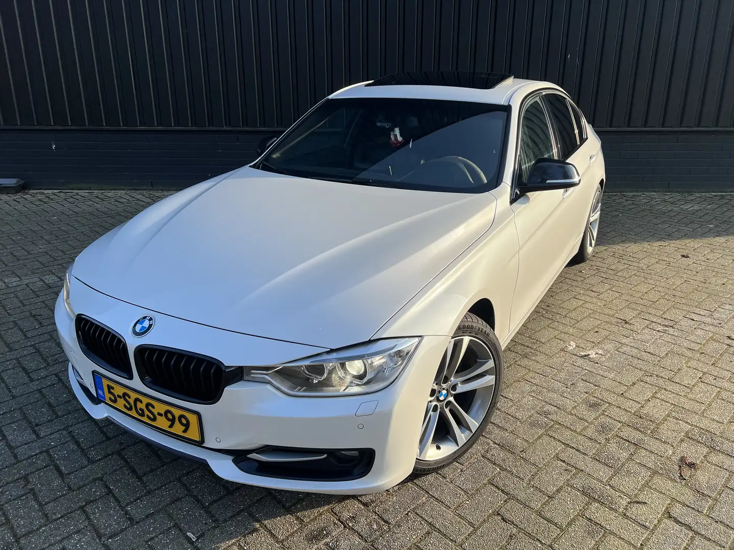 BMW 320 320d Sportline High Executive Schuifdak Wit - 2