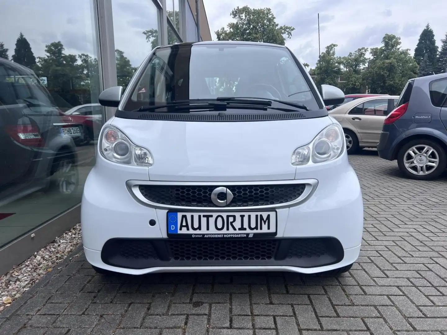 smart forTwo fortwo Micro Hybrid Drive Auto. Klima Servo Pano Weiß - 2