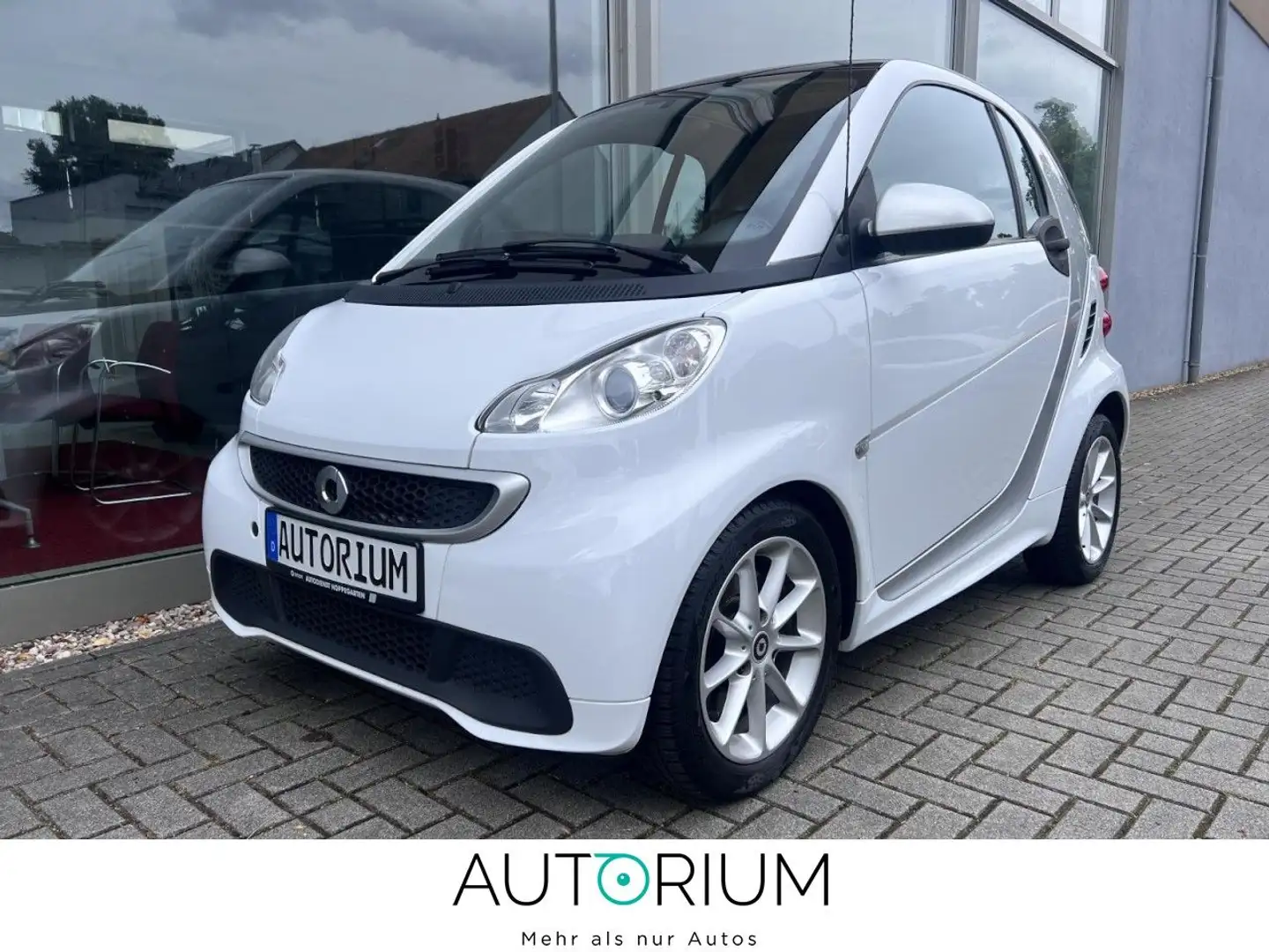 smart forTwo fortwo Micro Hybrid Drive Auto. Klima Servo Pano Weiß - 1