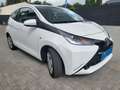 Toyota Aygo AYGO x-play*KLIMA*Bluetooth*ZV*TOP*49000km* Білий - thumbnail 4
