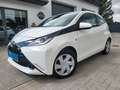 Toyota Aygo AYGO x-play*KLIMA*Bluetooth*ZV*TOP*49000km* Білий - thumbnail 1