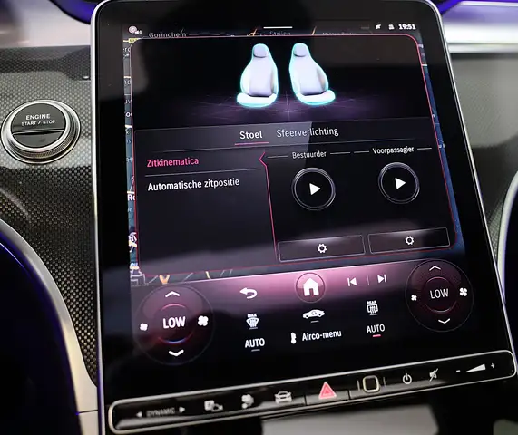 Mercedes-Benz C-Class view 26