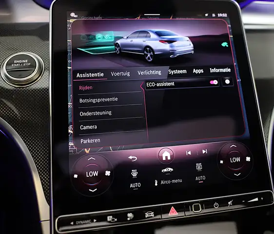 Mercedes-Benz C-Class view 30