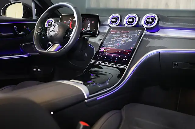 Mercedes-Benz C-Class view 6