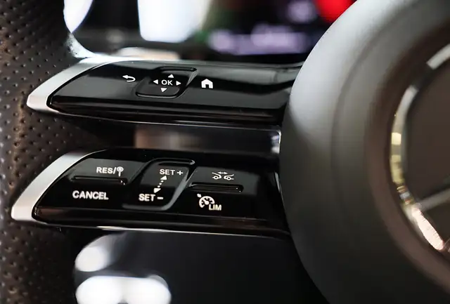 Mercedes-Benz C-Class view 15