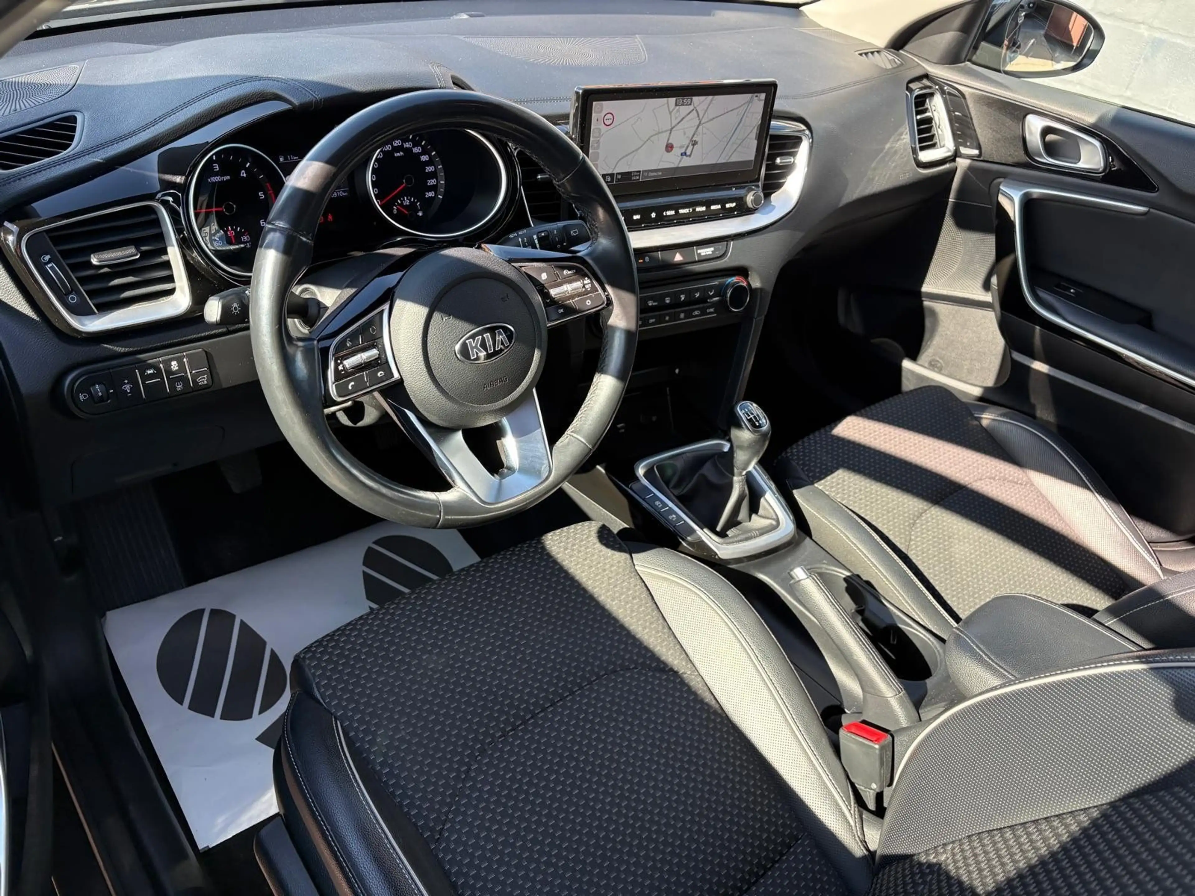 Kia Ceed SW / cee'd SW 1.6 CRDi More ISG | | NAVI | CUIR | CAMERA — photo 7