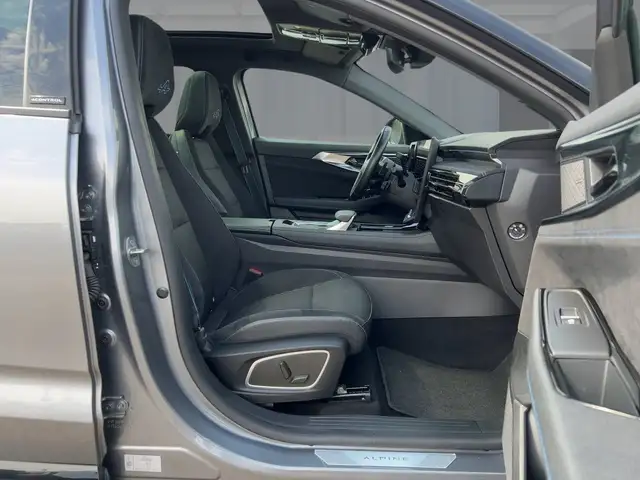 Renault Austral view 8