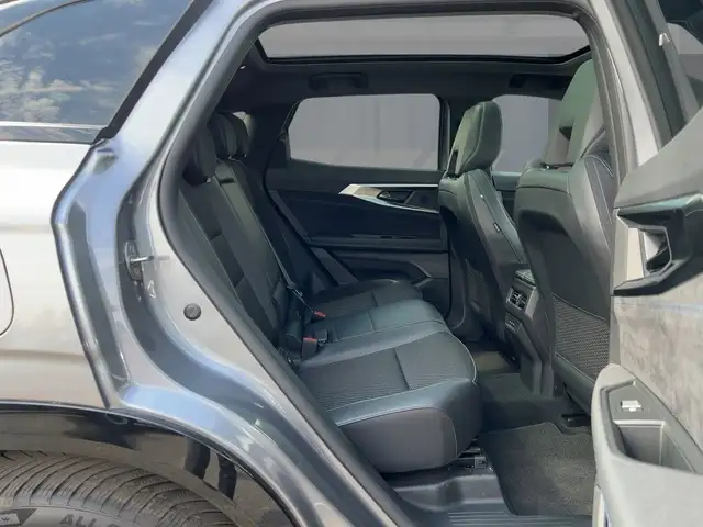 Renault Austral view 9